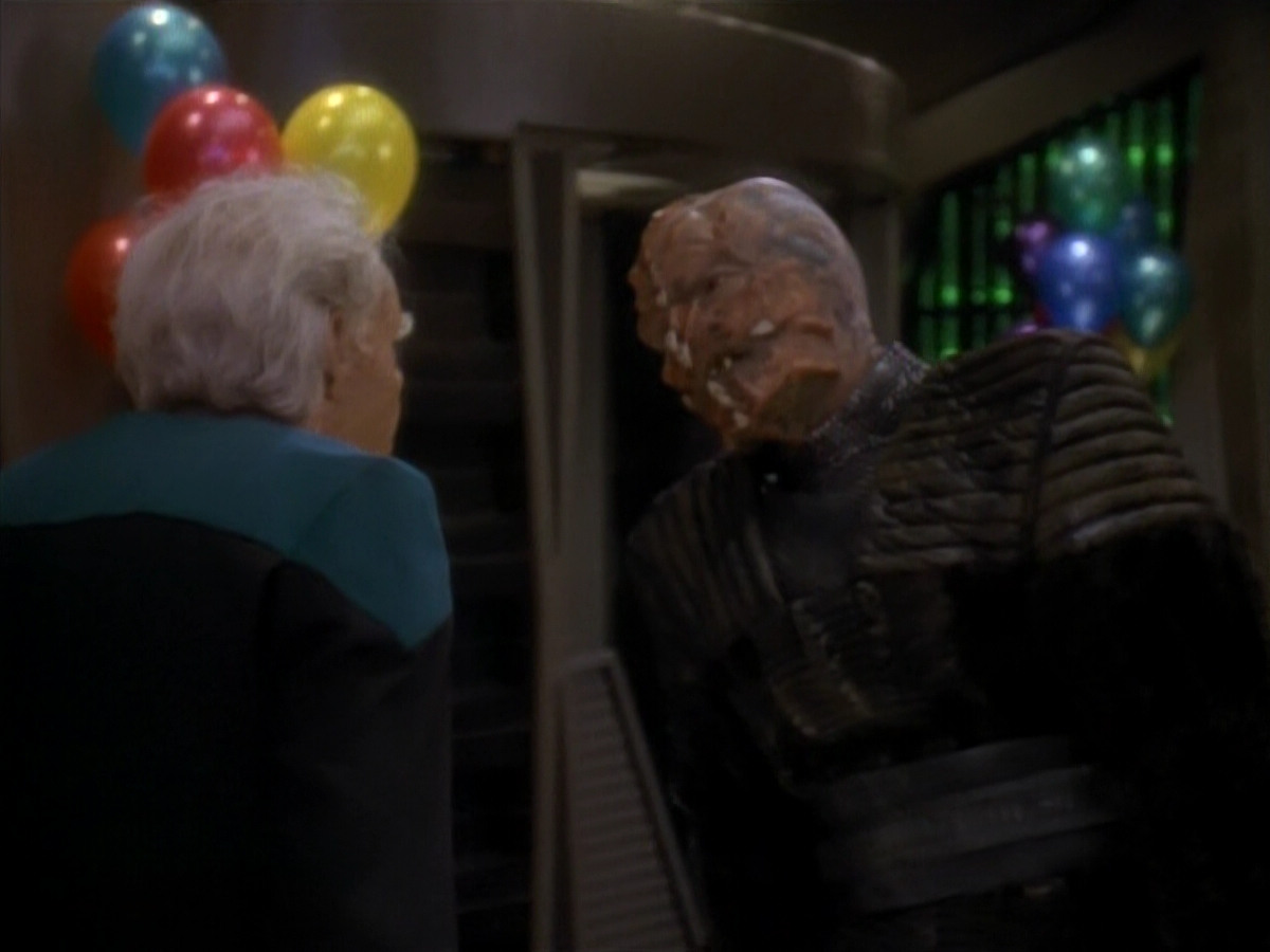 extant_StarTrek_DS9_3x18-DistantVoices_03334.jpg