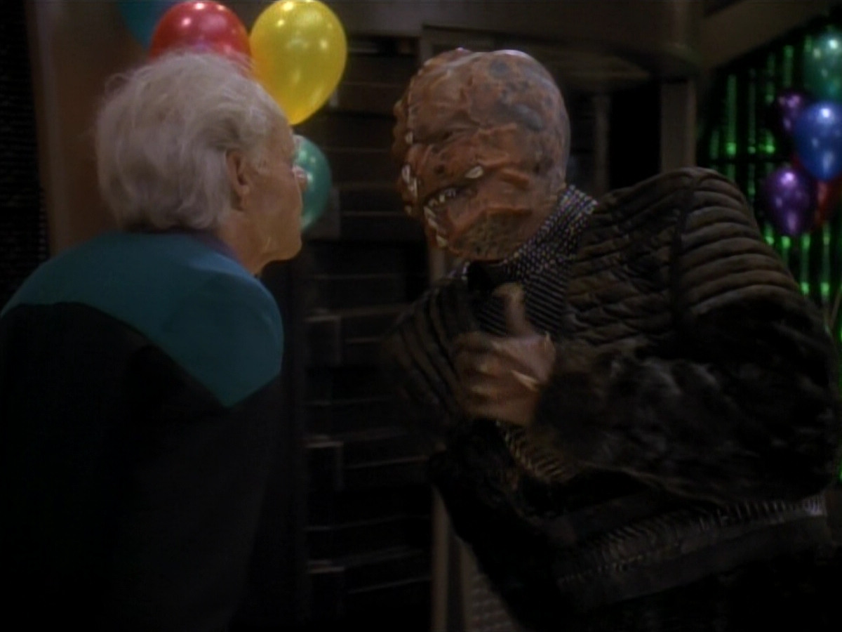 extant_StarTrek_DS9_3x18-DistantVoices_03342.jpg