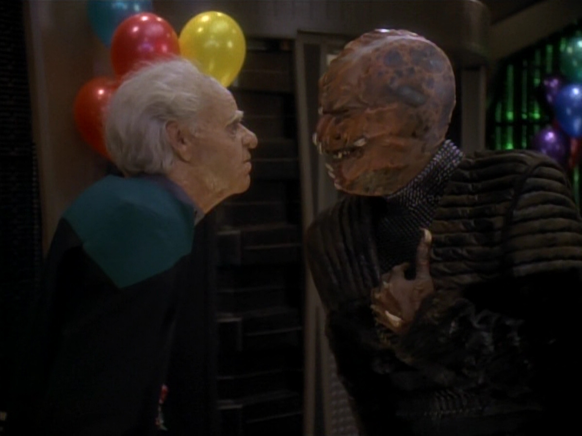 extant_StarTrek_DS9_3x18-DistantVoices_03344.jpg