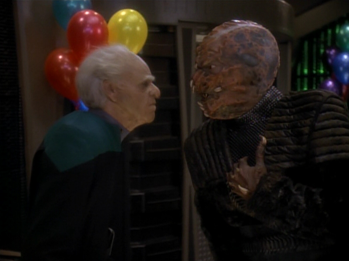 extant_StarTrek_DS9_3x18-DistantVoices_03345.jpg
