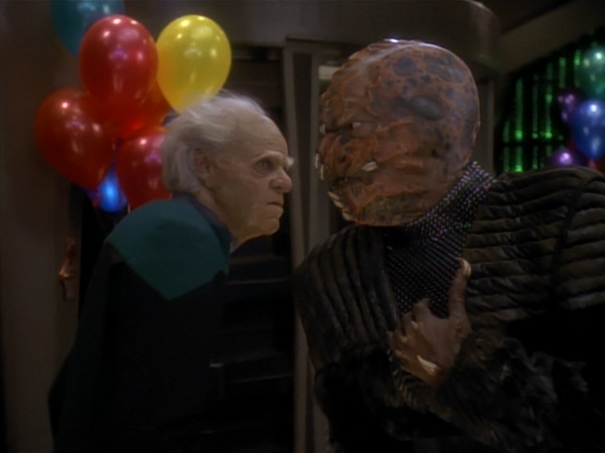 extant_StarTrek_DS9_3x18-DistantVoices_03347.jpg