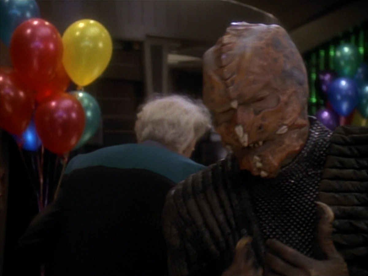 extant_StarTrek_DS9_3x18-DistantVoices_03350.jpg