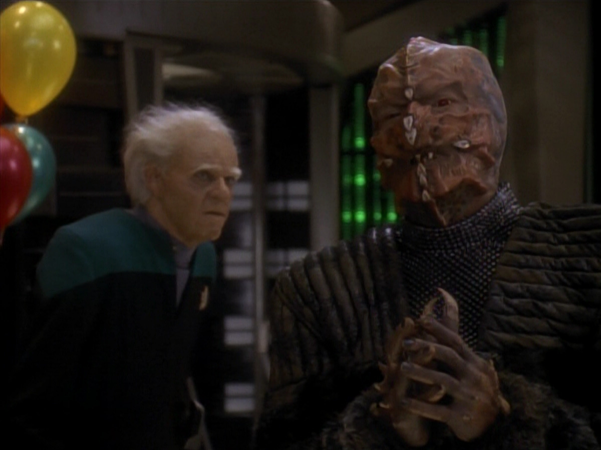 extant_StarTrek_DS9_3x18-DistantVoices_03358.jpg