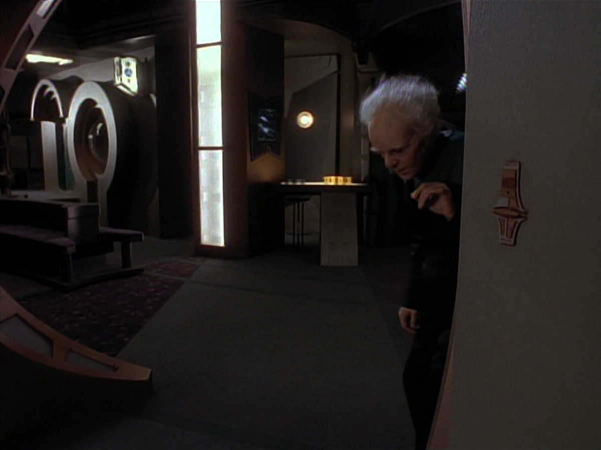 extant_StarTrek_DS9_3x18-DistantVoices_03391.jpg