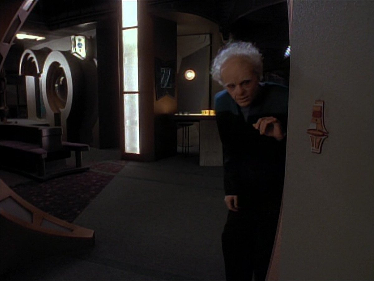 extant_StarTrek_DS9_3x18-DistantVoices_03392.jpg