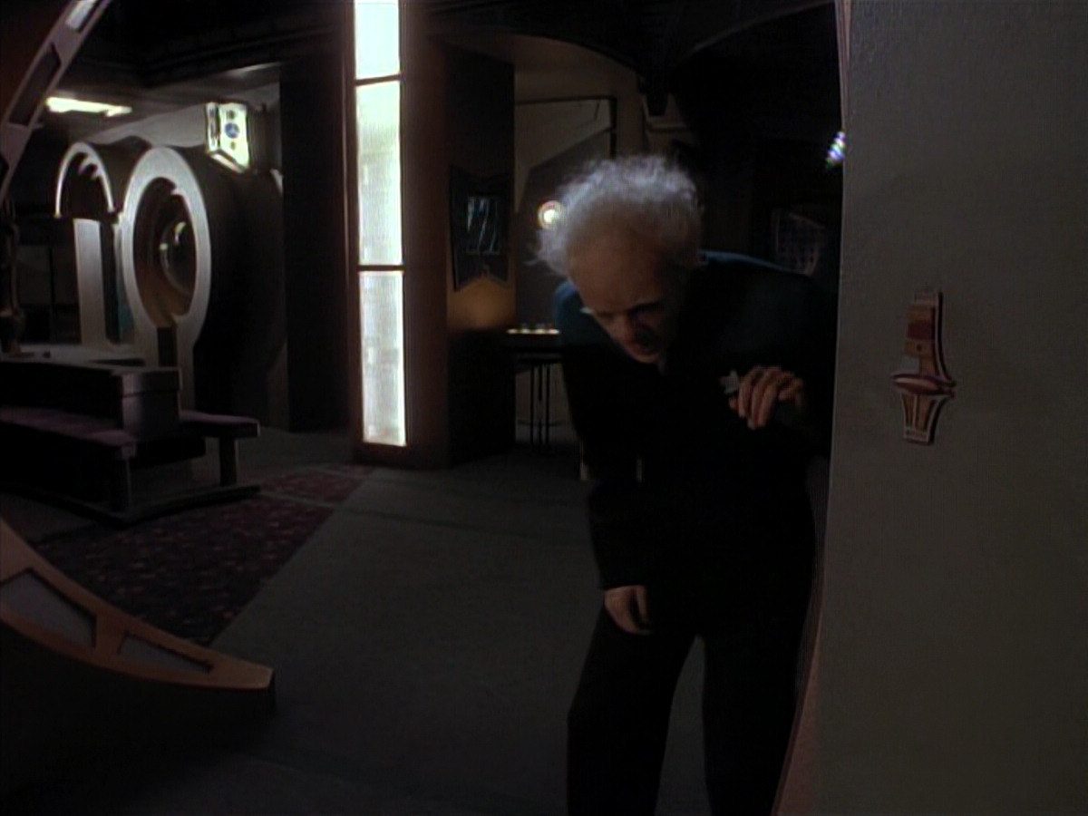 extant_StarTrek_DS9_3x18-DistantVoices_03394.jpg