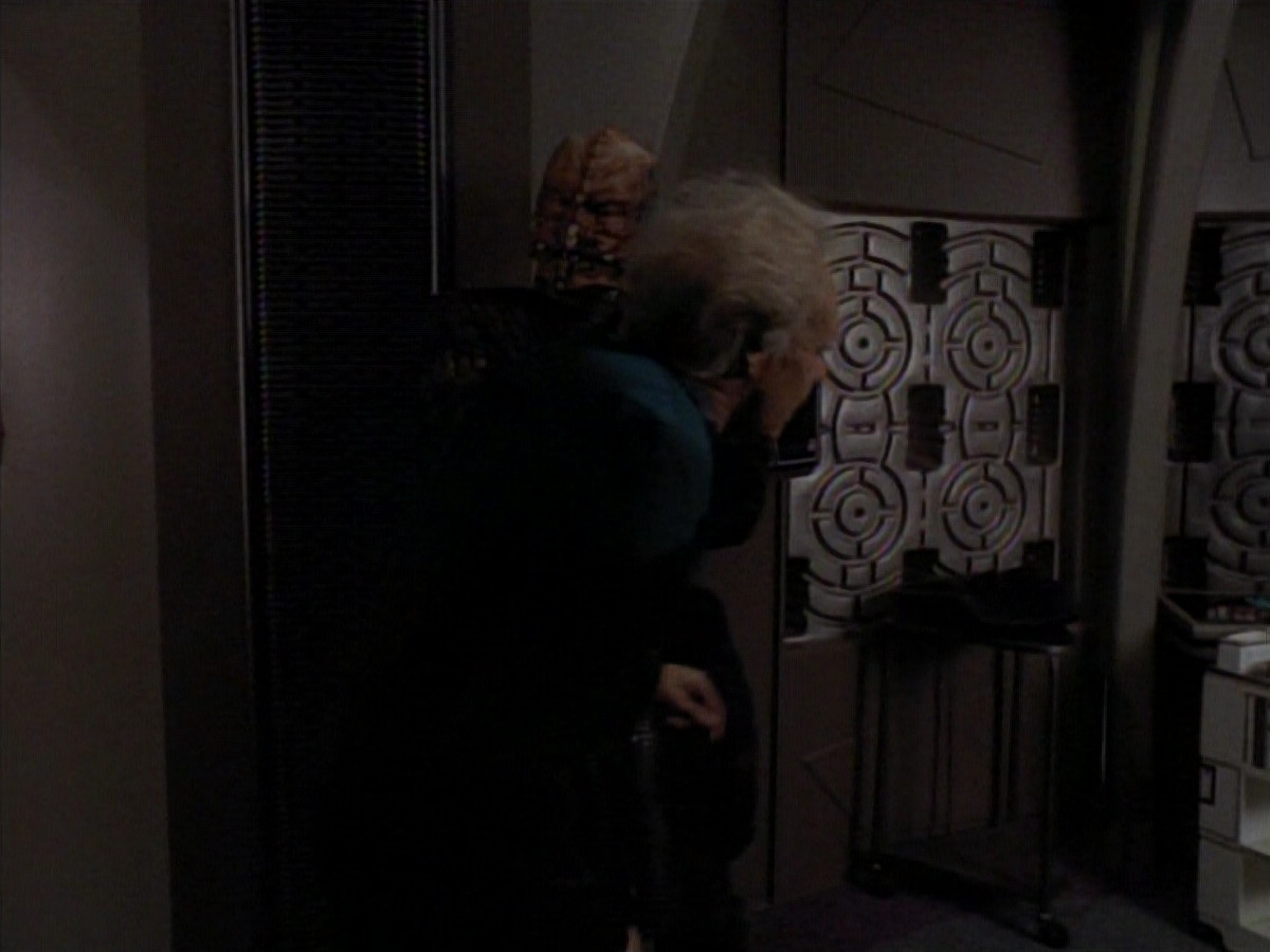 extant_StarTrek_DS9_3x18-DistantVoices_03408.jpg