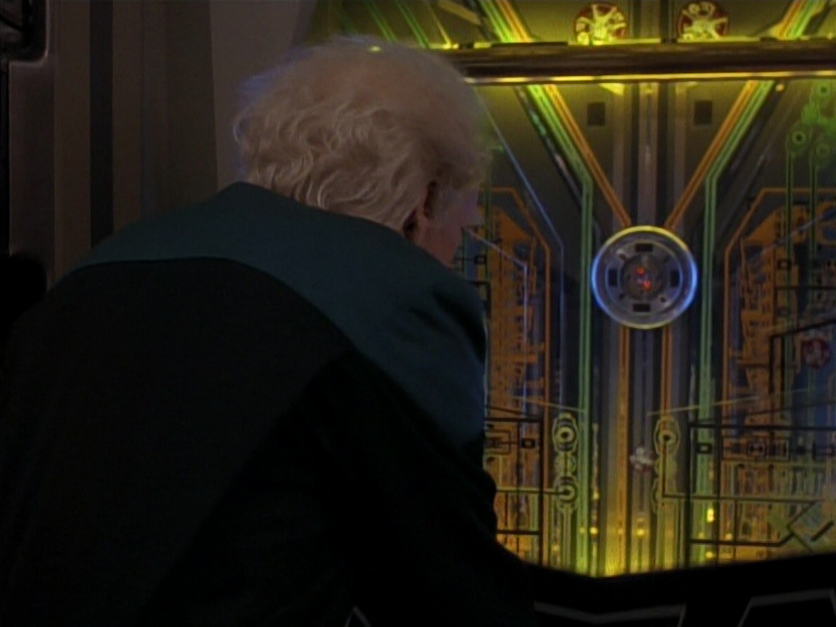 extant_StarTrek_DS9_3x18-DistantVoices_03431.jpg