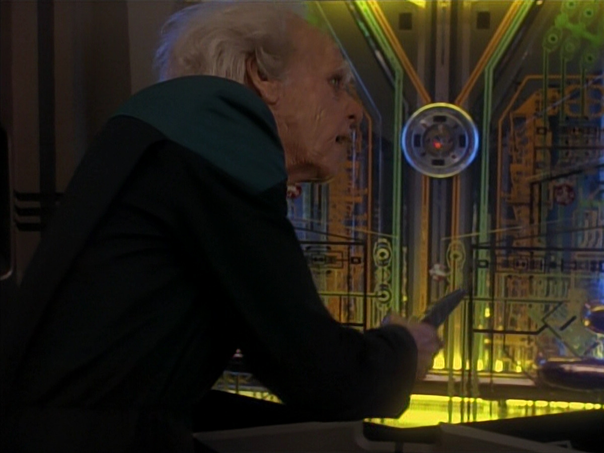 extant_StarTrek_DS9_3x18-DistantVoices_03461.jpg