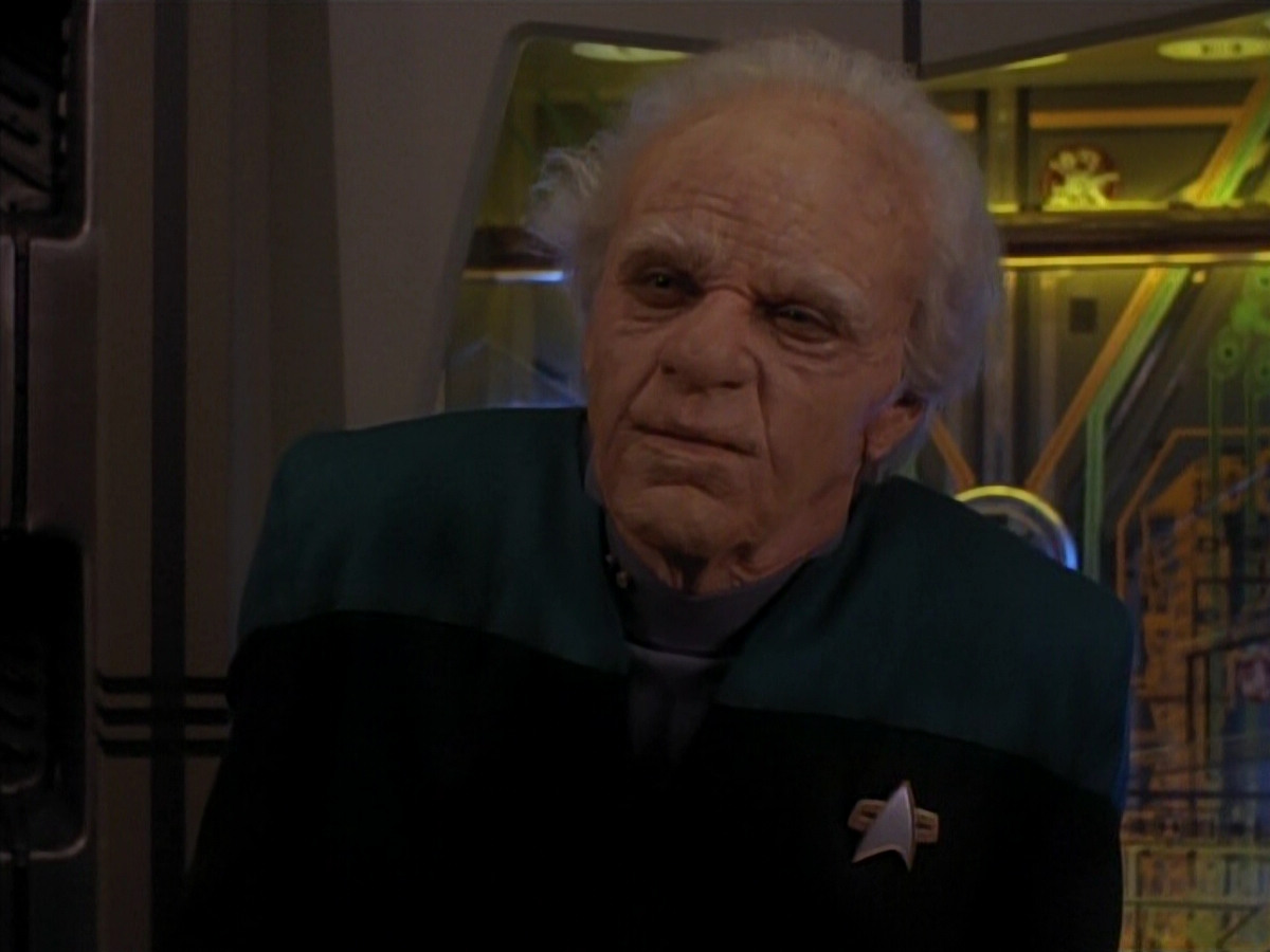 extant_StarTrek_DS9_3x18-DistantVoices_03476.jpg