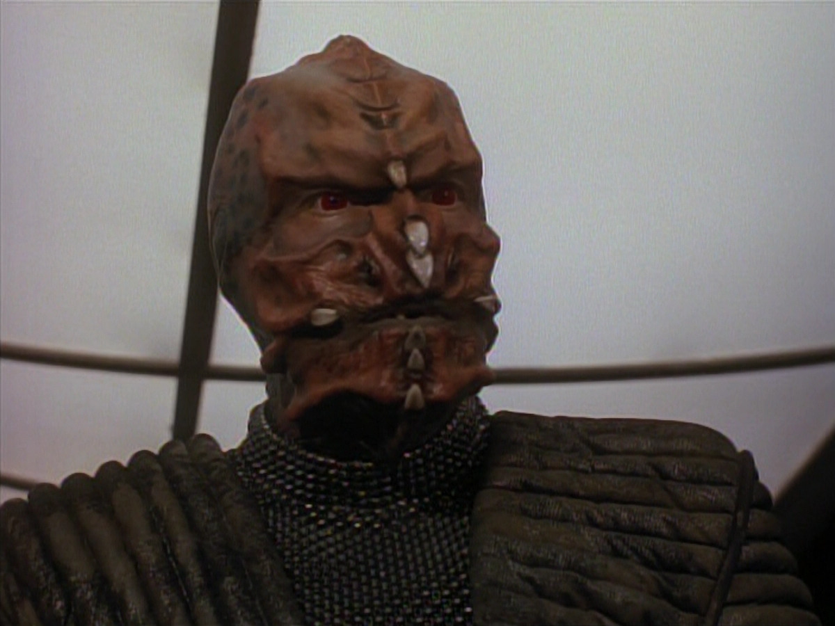 extant_StarTrek_DS9_3x18-DistantVoices_03501.jpg