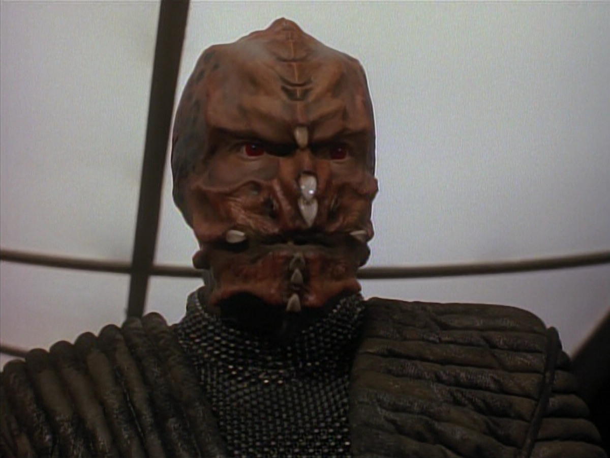 extant_StarTrek_DS9_3x18-DistantVoices_03504.jpg