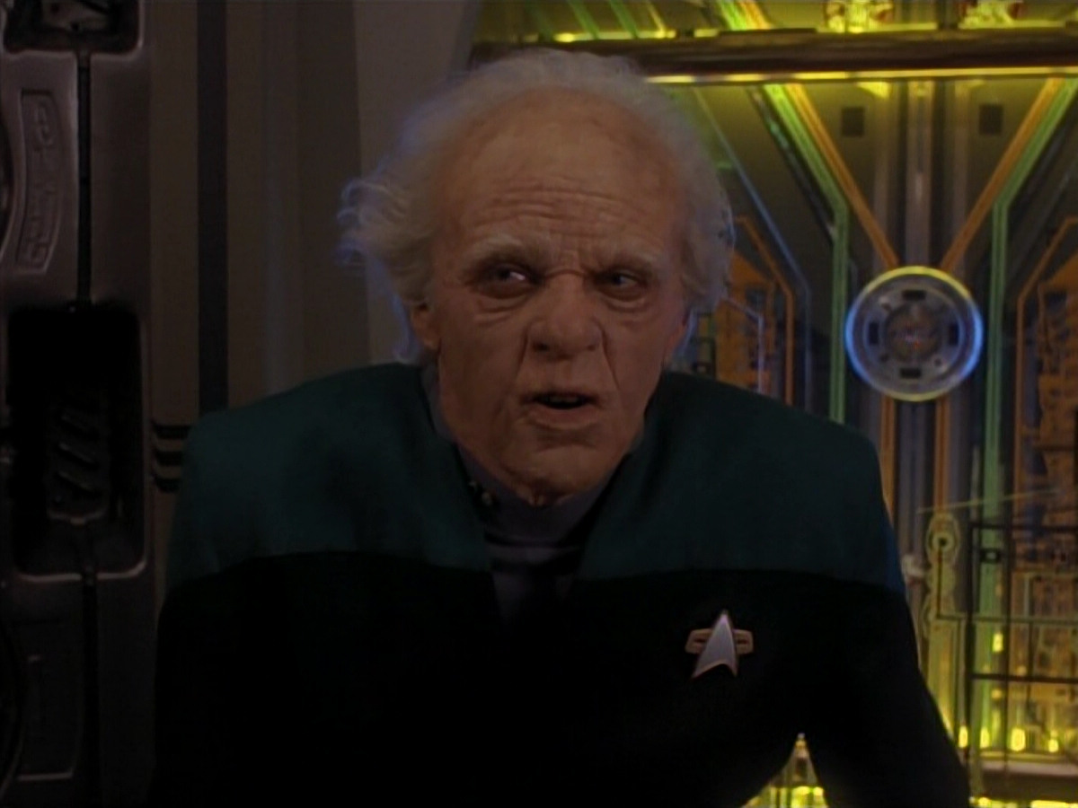 extant_StarTrek_DS9_3x18-DistantVoices_03522.jpg