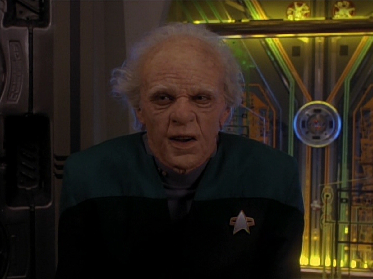 extant_StarTrek_DS9_3x18-DistantVoices_03547.jpg