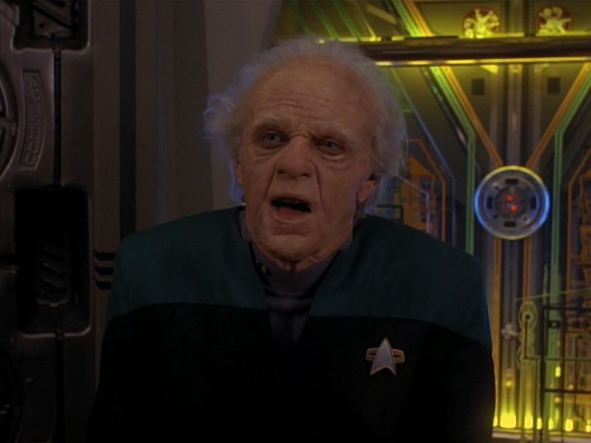 extant_StarTrek_DS9_3x18-DistantVoices_03562.jpg