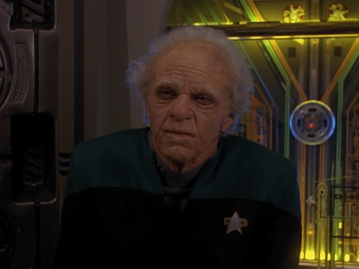 extant_StarTrek_DS9_3x18-DistantVoices_03564.jpg