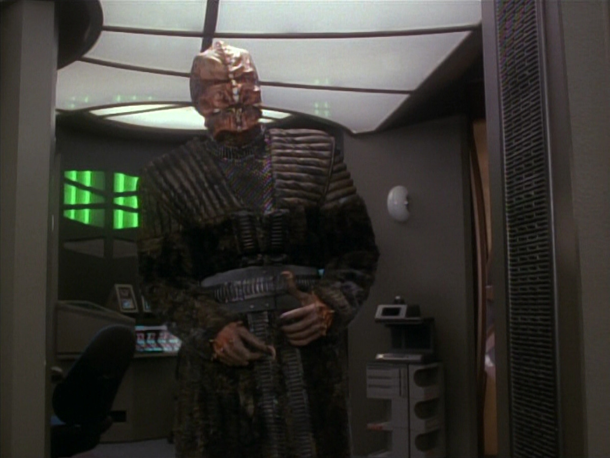 extant_StarTrek_DS9_3x18-DistantVoices_03586.jpg