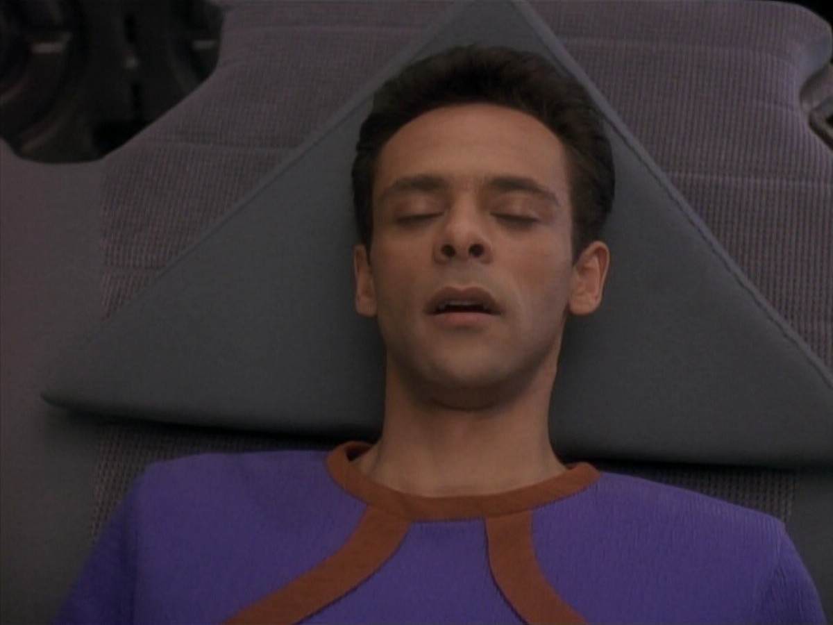 extant_StarTrek_DS9_3x18-DistantVoices_03623.jpg