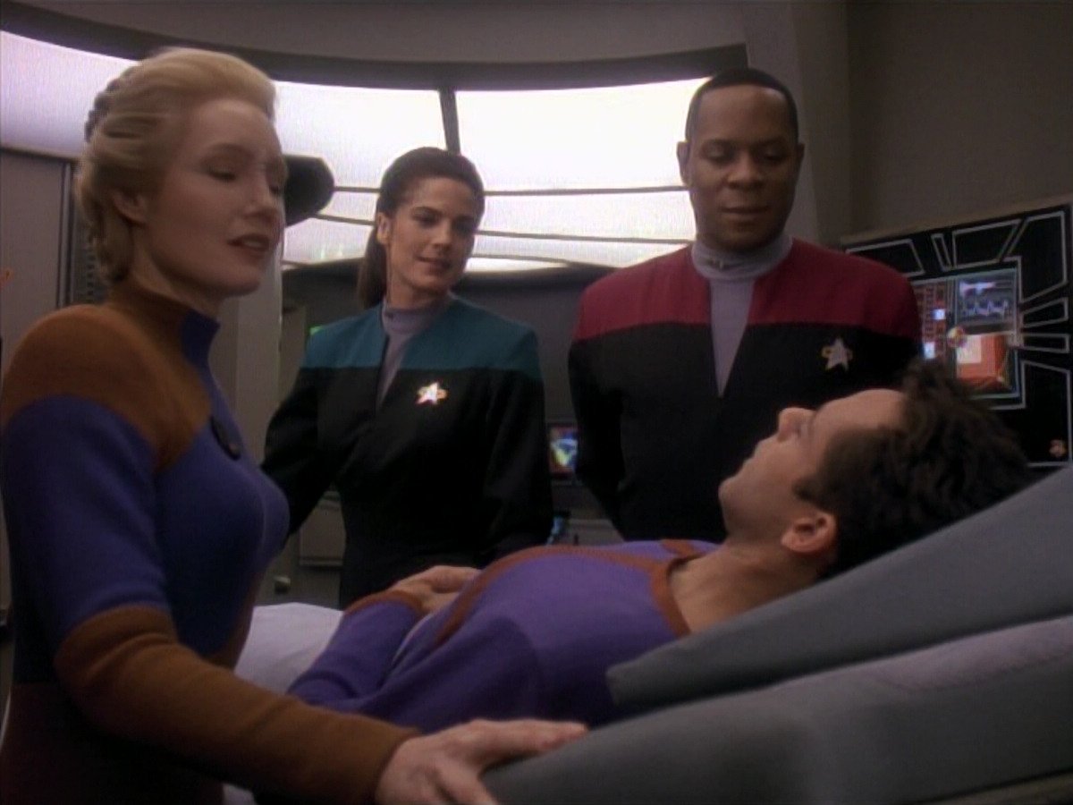 extant_StarTrek_DS9_3x18-DistantVoices_03632.jpg