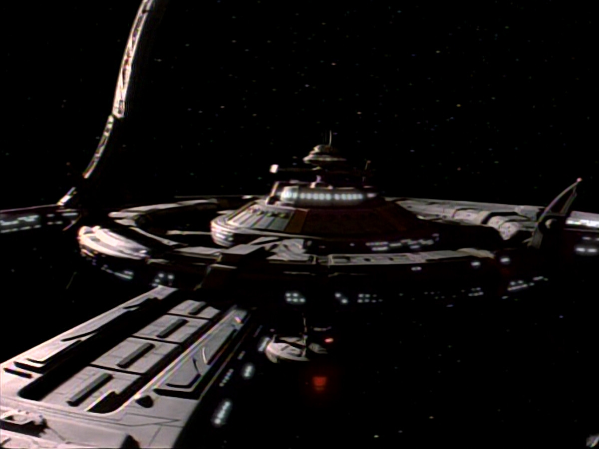 extant_StarTrek_DS9_3x18-DistantVoices_03649.jpg