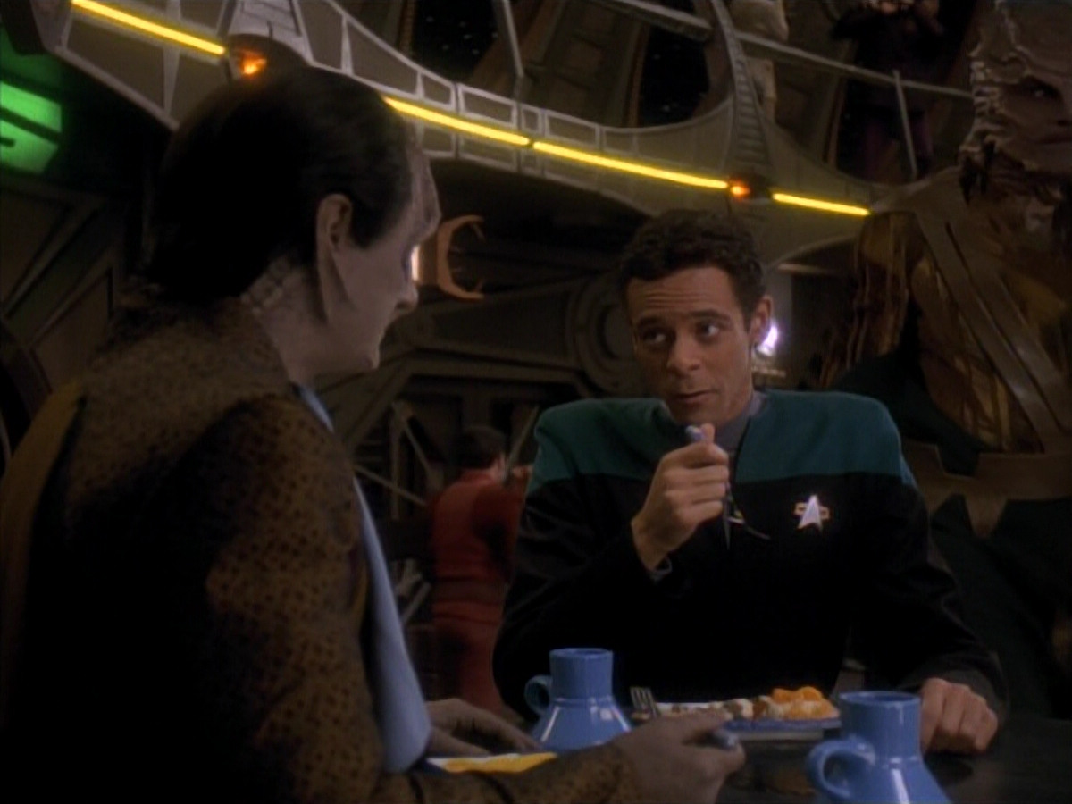 extant_StarTrek_DS9_3x18-DistantVoices_03656.jpg
