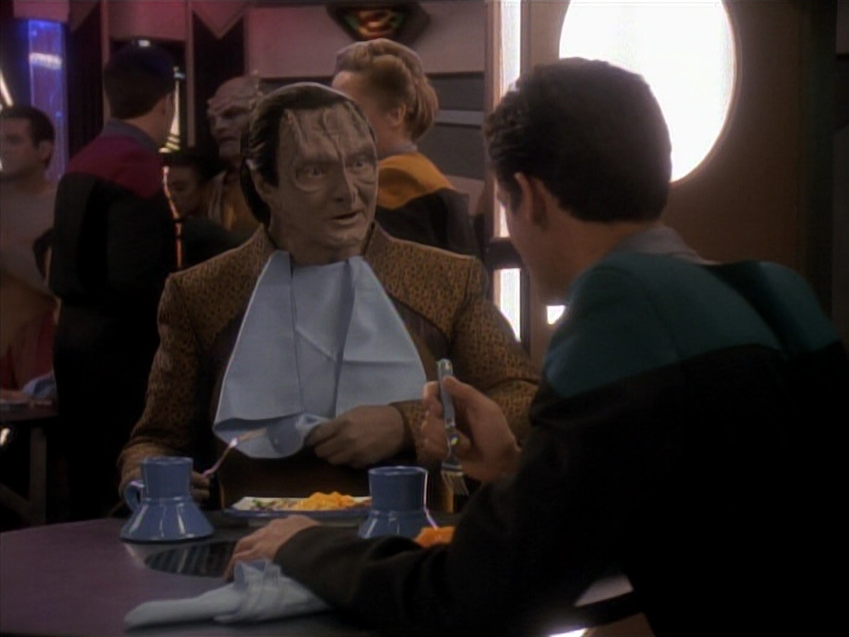 extant_StarTrek_DS9_3x18-DistantVoices_03662.jpg