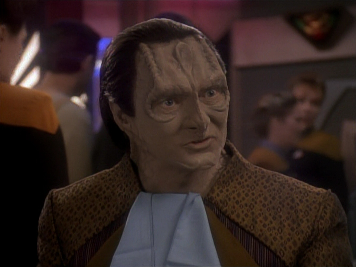 extant_StarTrek_DS9_3x18-DistantVoices_03678.jpg