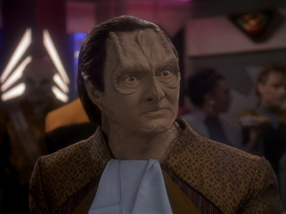 extant_StarTrek_DS9_3x18-DistantVoices_03685.jpg