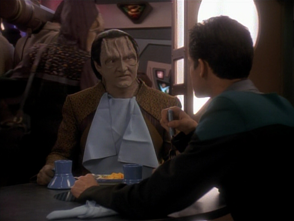 extant_StarTrek_DS9_3x18-DistantVoices_03720.jpg