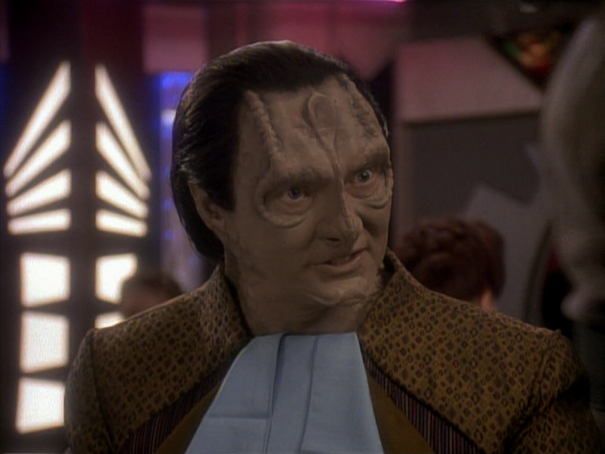 extant_StarTrek_DS9_3x18-DistantVoices_03727.jpg