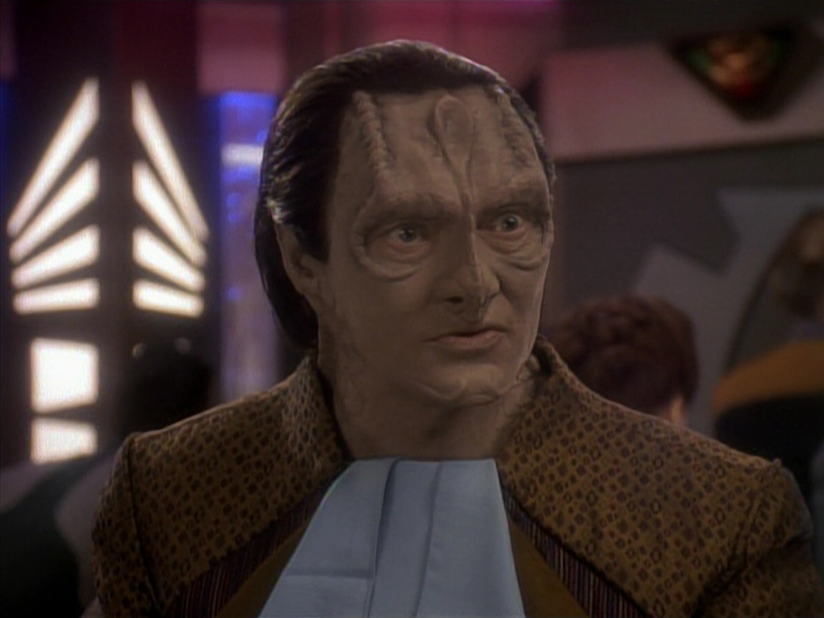 extant_StarTrek_DS9_3x18-DistantVoices_03733.jpg