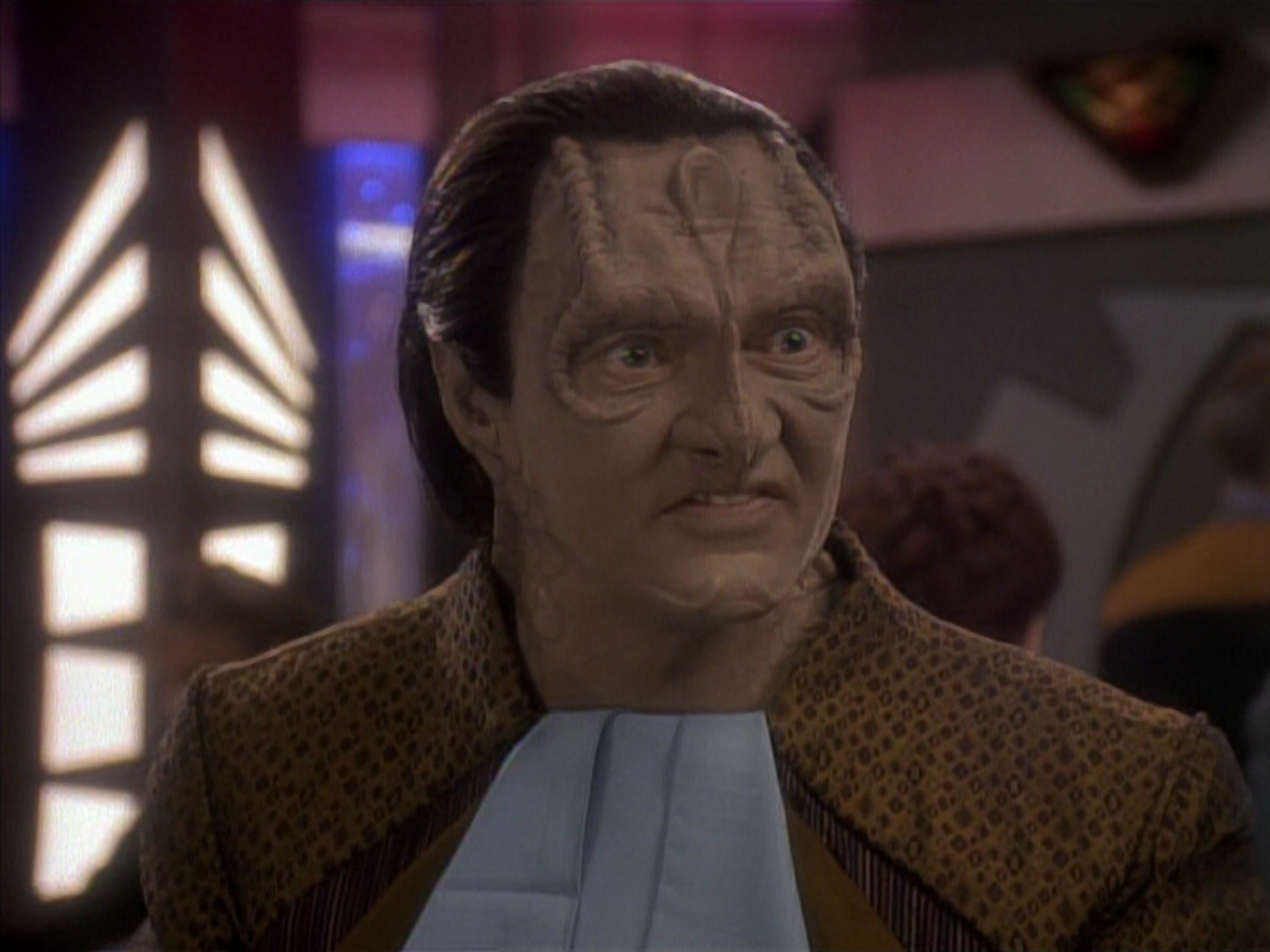 extant_StarTrek_DS9_3x18-DistantVoices_03734.jpg