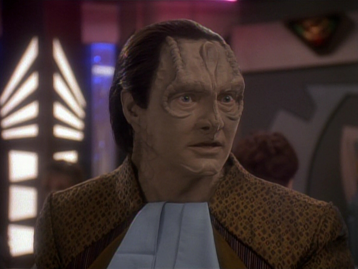 extant_StarTrek_DS9_3x18-DistantVoices_03743.jpg