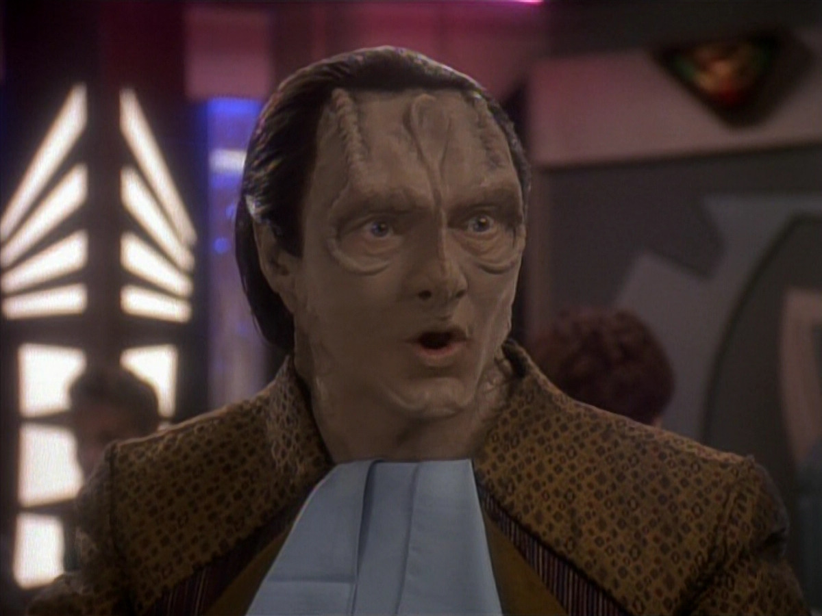 extant_StarTrek_DS9_3x18-DistantVoices_03745.jpg