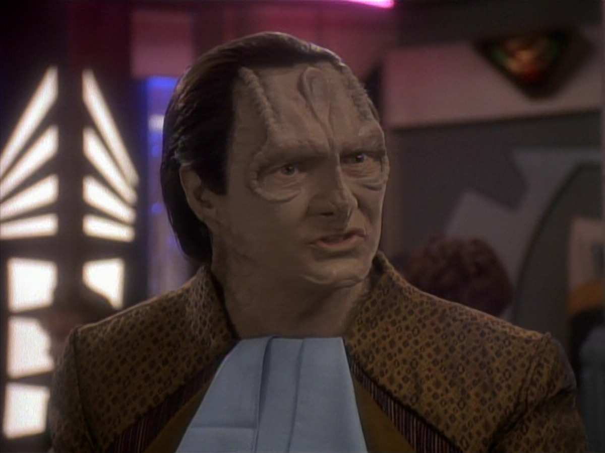 extant_StarTrek_DS9_3x18-DistantVoices_03748.jpg