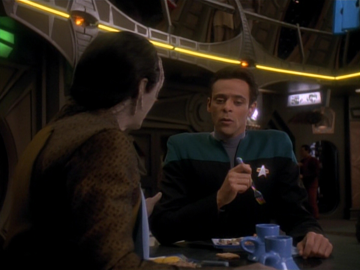 extant_StarTrek_DS9_3x18-DistantVoices_03753.jpg