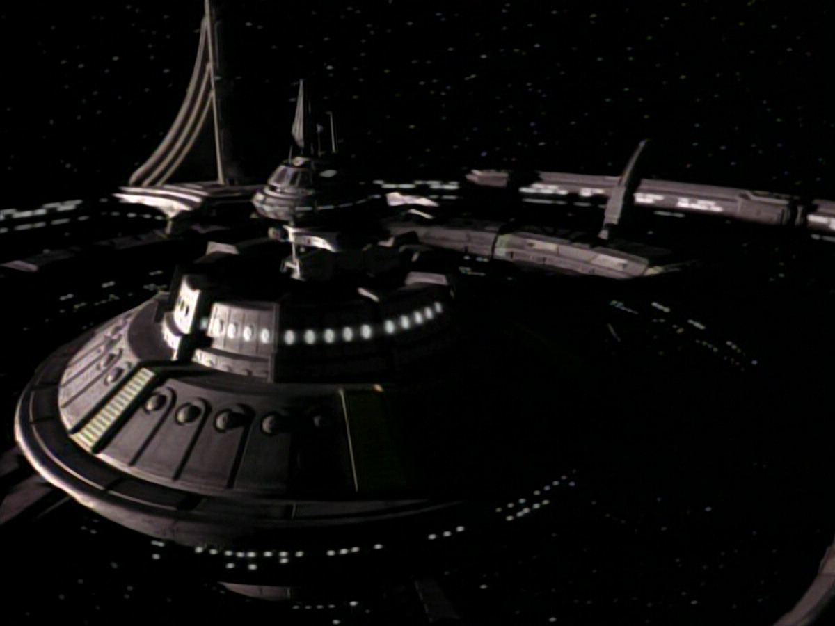 extant_StarTrek_DS9_3x18-DistantVoices_03773.jpg
