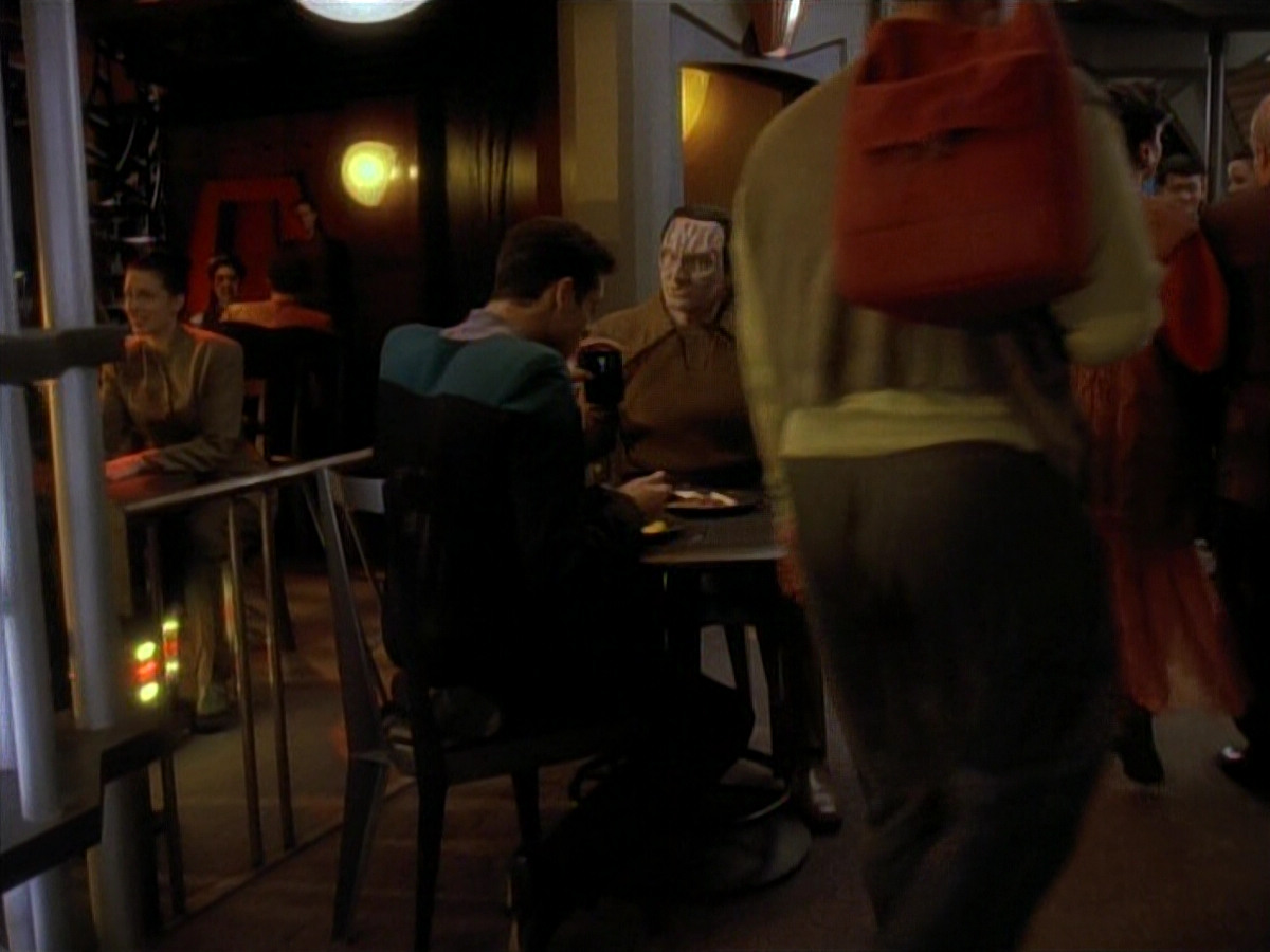 extant_StarTrek_DS9_3x20-ImprobableCause_00011.jpg