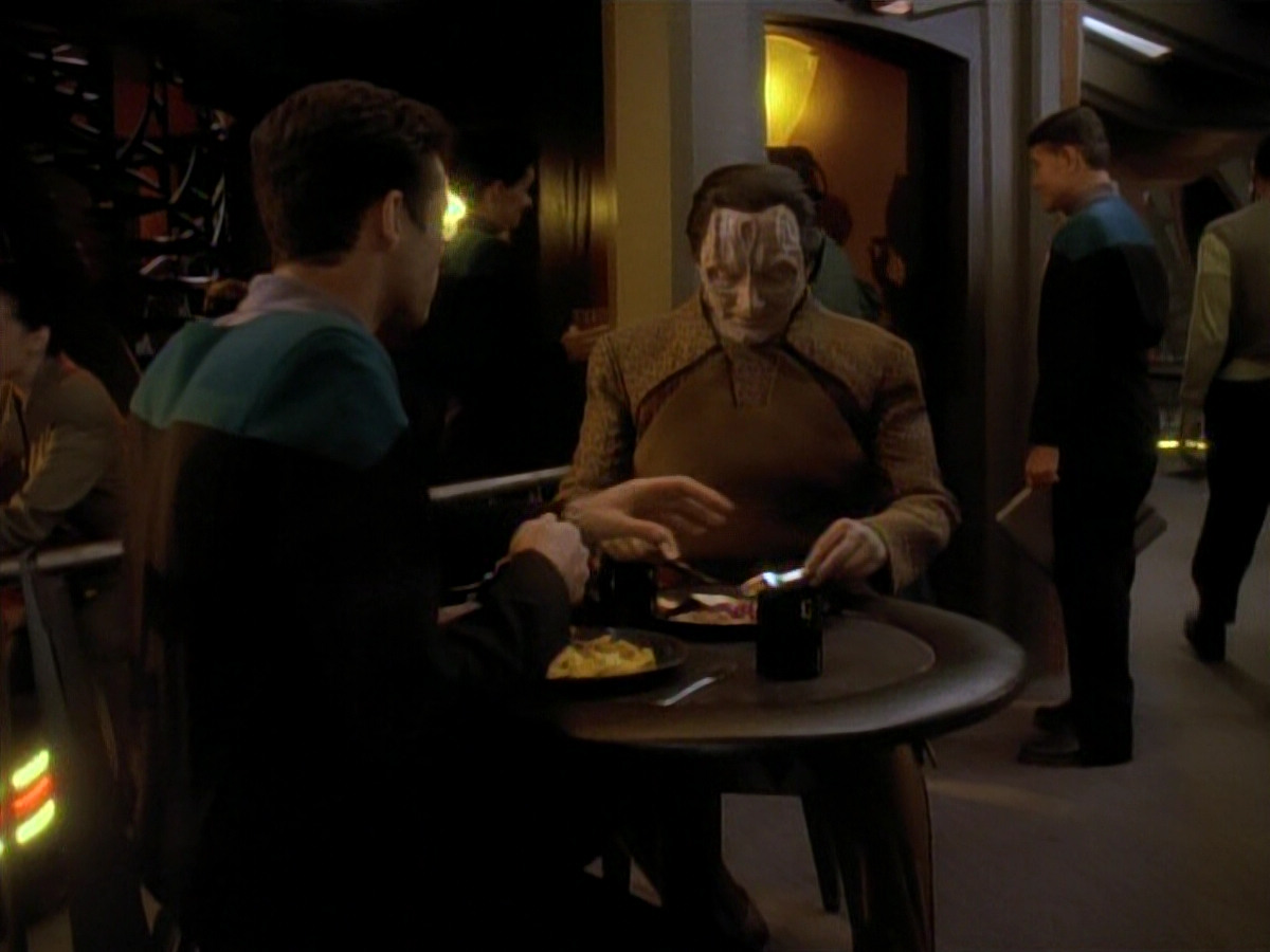 extant_StarTrek_DS9_3x20-ImprobableCause_00016.jpg