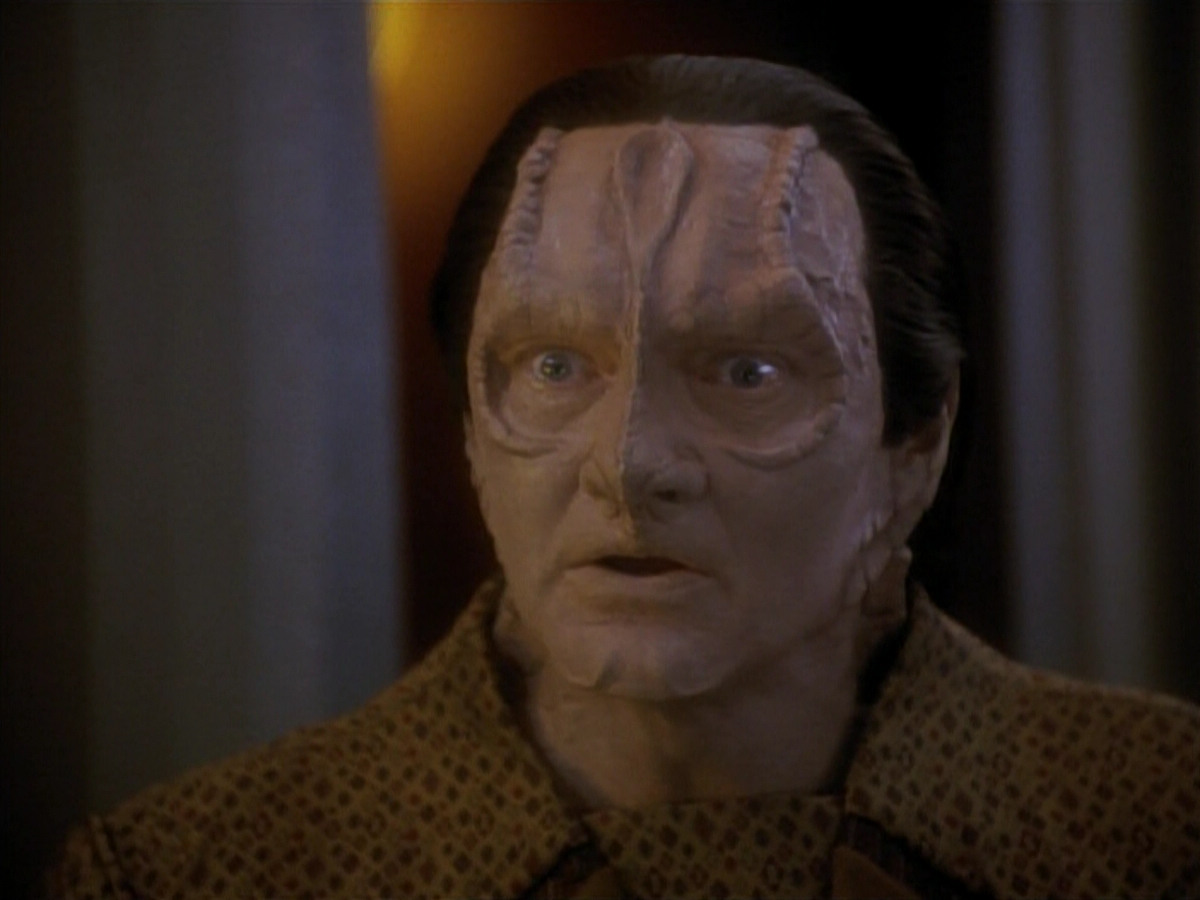 extant_StarTrek_DS9_3x20-ImprobableCause_00160.jpg