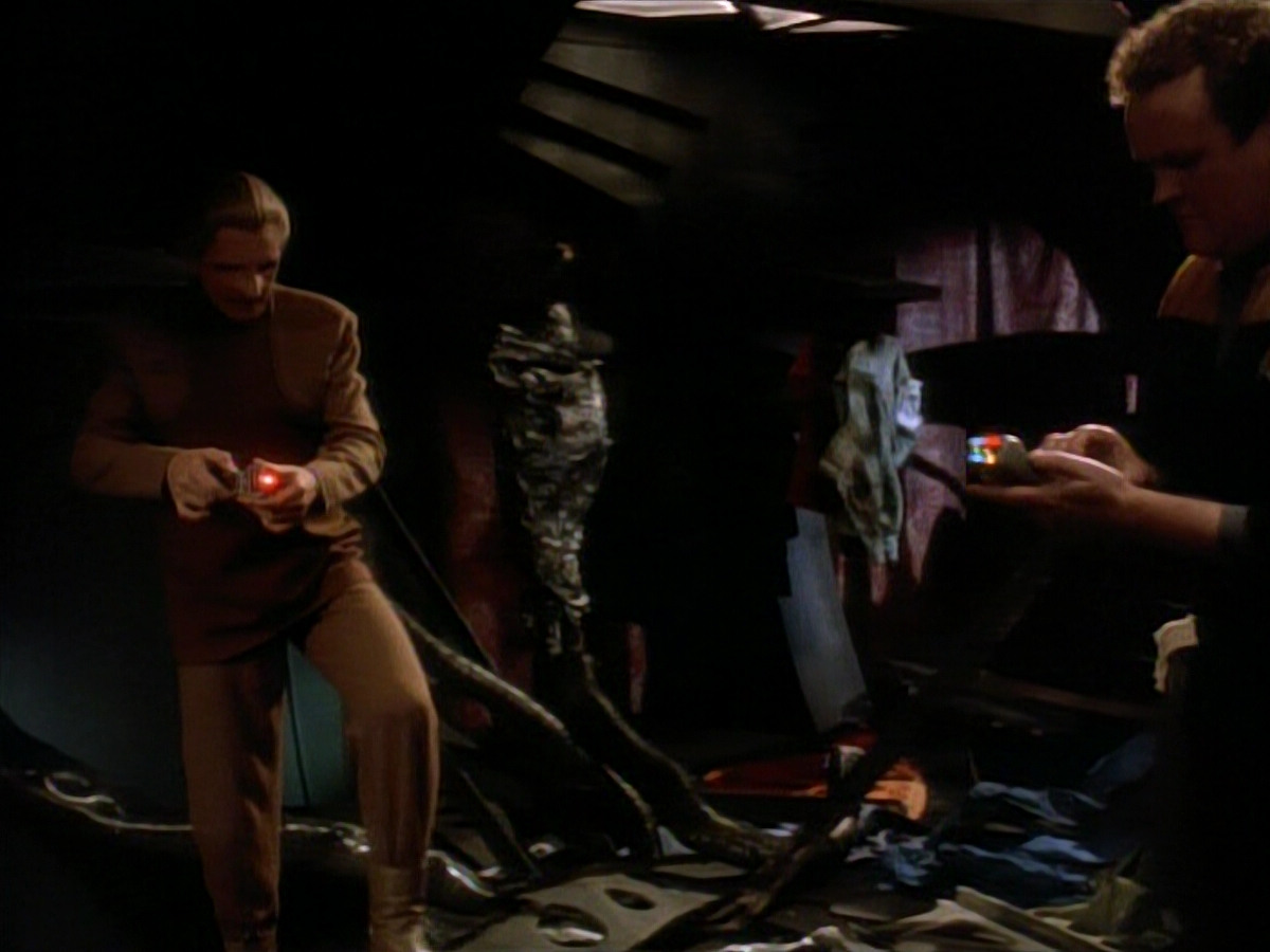 extant_StarTrek_DS9_3x20-ImprobableCause_00484.jpg