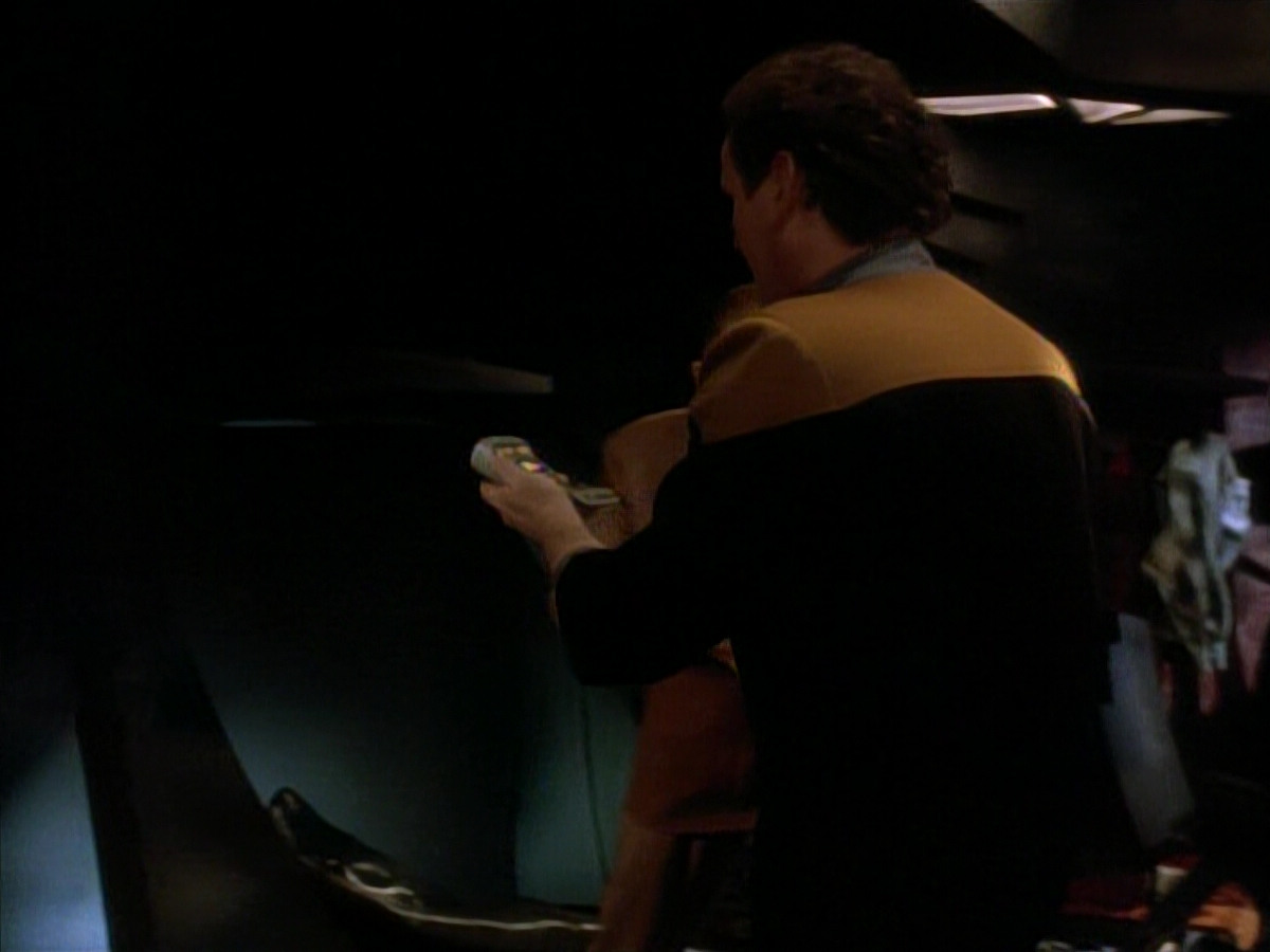 extant_StarTrek_DS9_3x20-ImprobableCause_00486.jpg