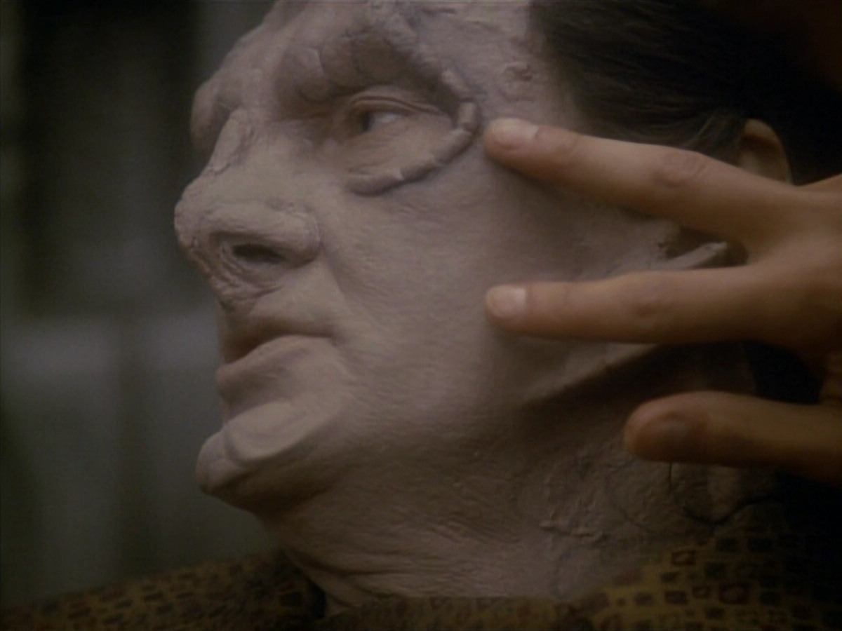 extant_StarTrek_DS9_3x20-ImprobableCause_00589.jpg