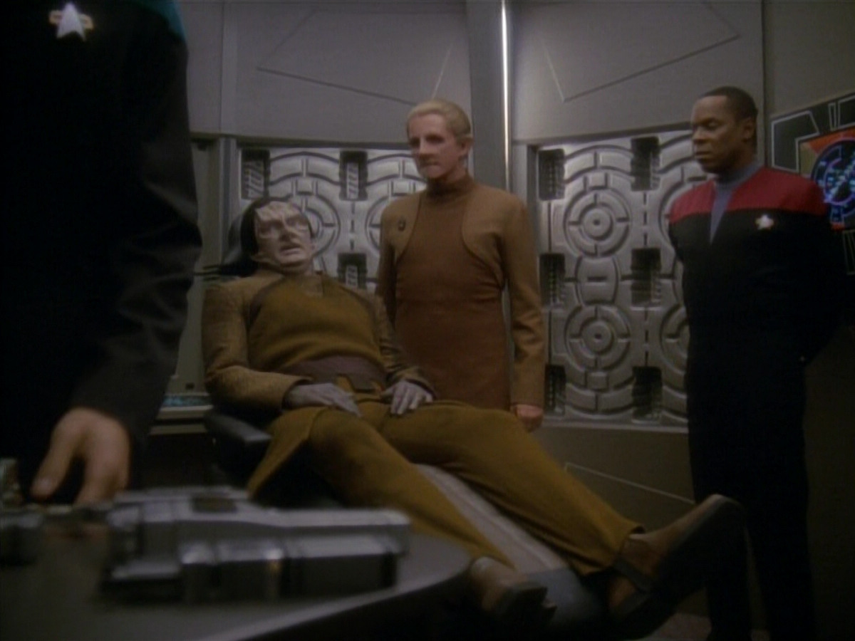 extant_StarTrek_DS9_3x20-ImprobableCause_00611.jpg