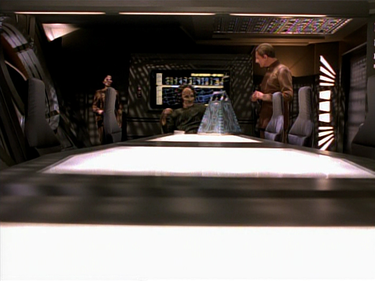 extant_StarTrek_DS9_3x20-ImprobableCause_01072.jpg