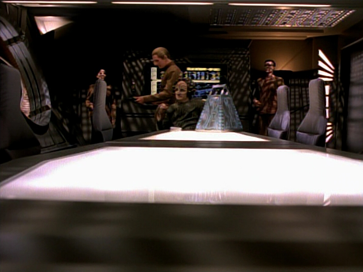 extant_StarTrek_DS9_3x20-ImprobableCause_01080.jpg
