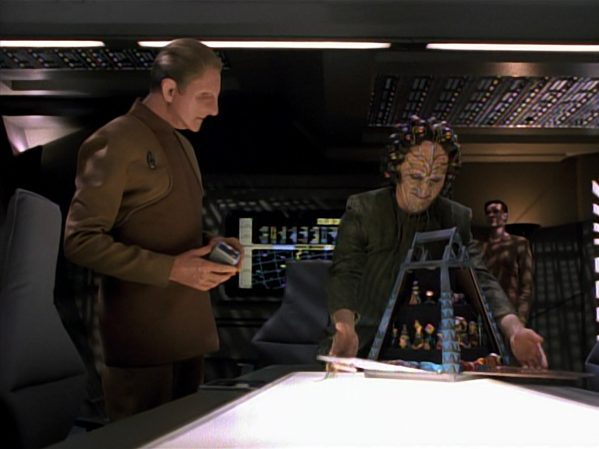 extant_StarTrek_DS9_3x20-ImprobableCause_01100.jpg