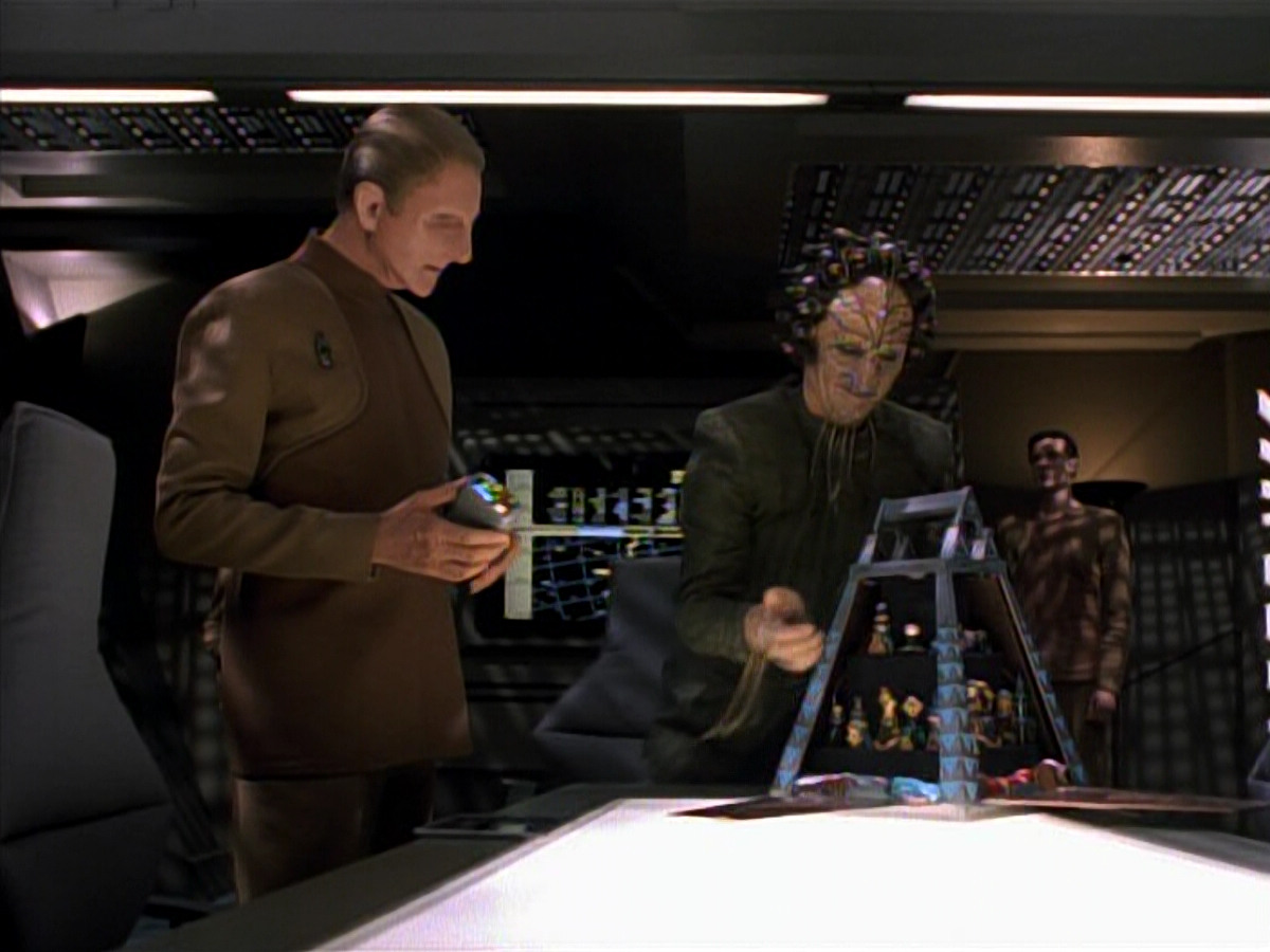 extant_StarTrek_DS9_3x20-ImprobableCause_01101.jpg