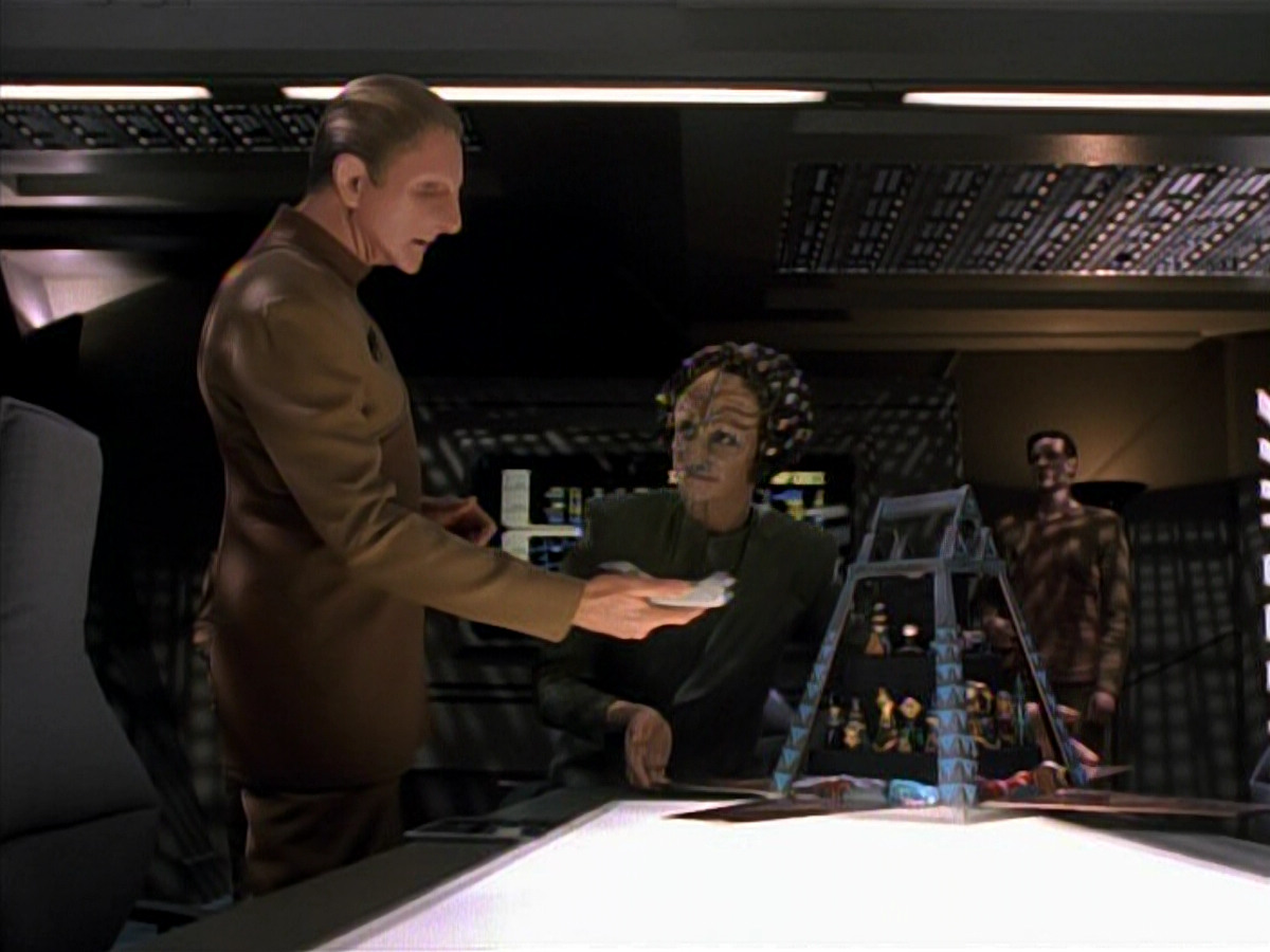 extant_StarTrek_DS9_3x20-ImprobableCause_01103.jpg