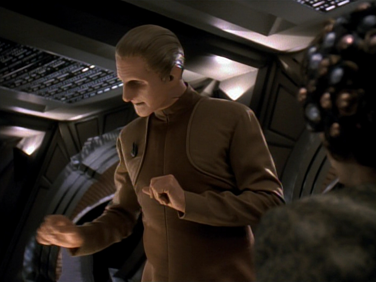 extant_StarTrek_DS9_3x20-ImprobableCause_01119.jpg